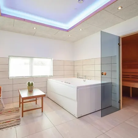 Four-bedroom In Ejstrupholm Dom wakacyjny *