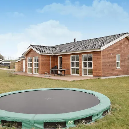 Four-bedroom In Ejstrupholm