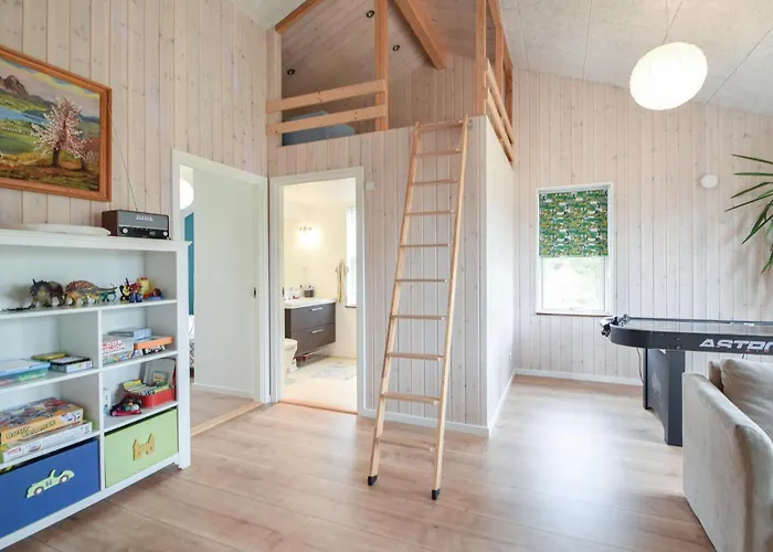 Four-bedroom In Ejstrupholm *